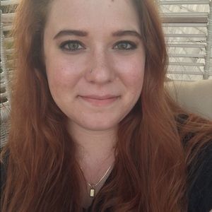 Meet your Posher, Maura